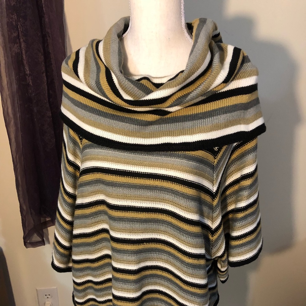 New Directions sweater poncho size S